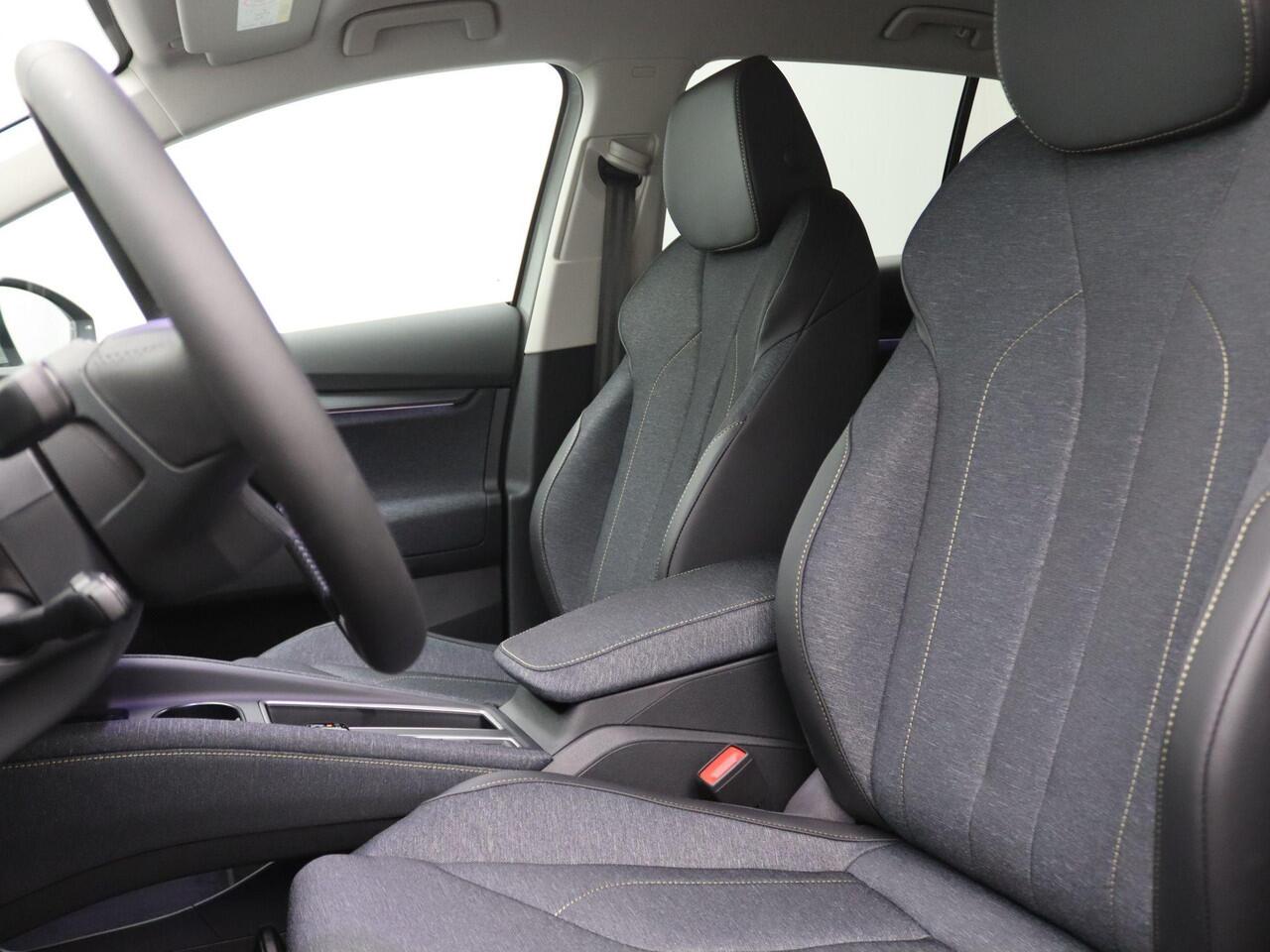 Skoda Elroq 60 Business Edition 204PK Warmtepomp, Keyless, Adaptieve Cruise Controle, Achteruitrijcamera, Side Assist, Navi, Stoel-Stuurverwarming, 19" LM Velgen