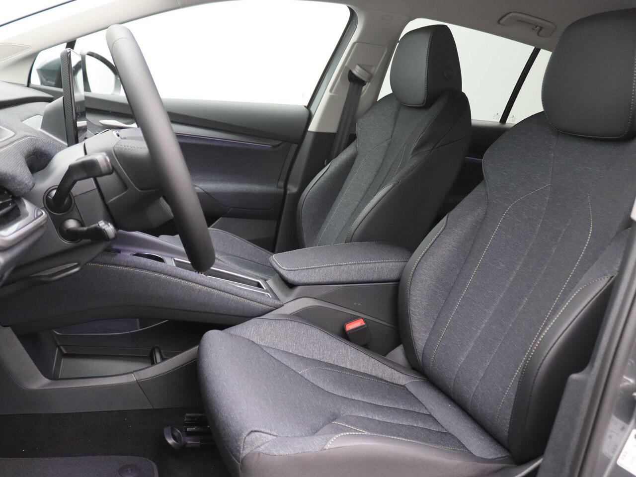 Skoda Elroq 60 Business Edition 204PK Aut Warmtepomp, Keyless, Alarm, Stoel-Stuurverwarming, Achteruitrijcamera, Adaptieve Cruise Controle, Side Assist, 19" LM Velgen