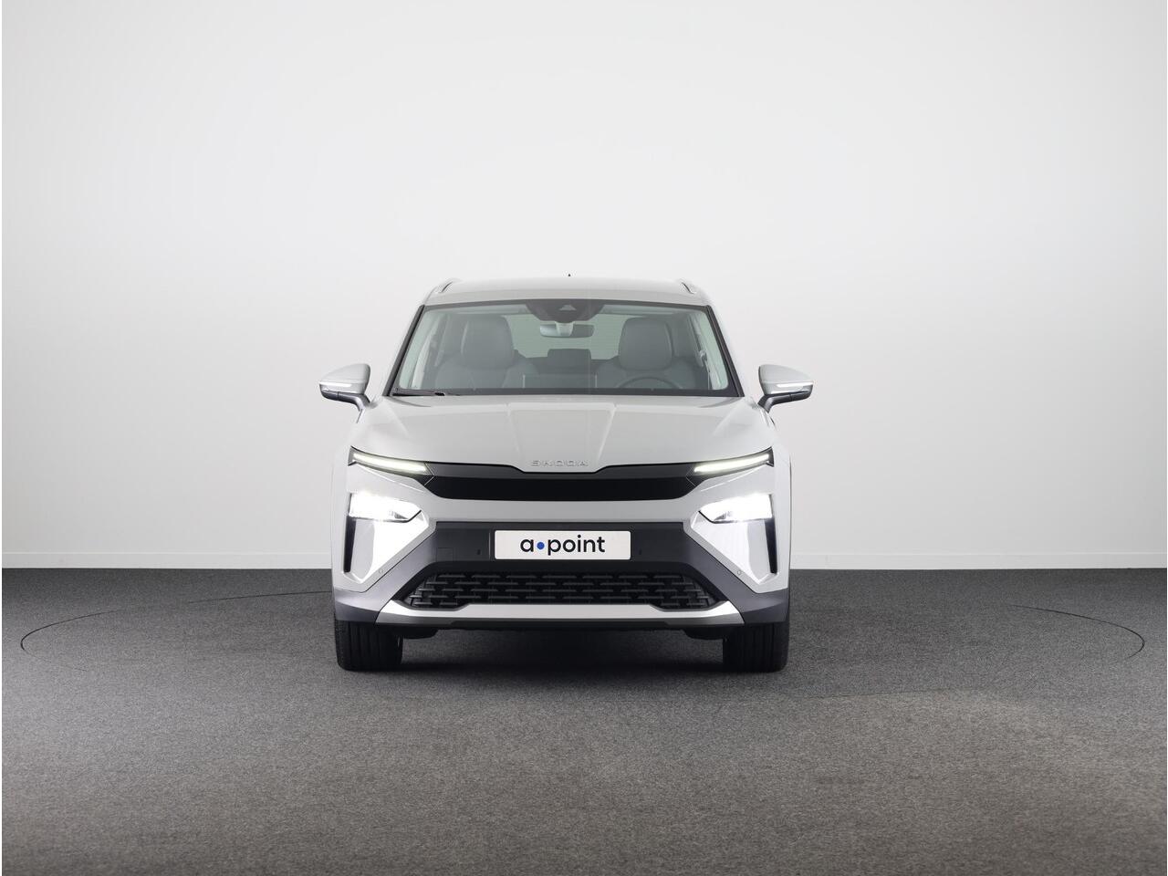 Skoda Elroq 60 Business Edition Tour 204 pk | Trekhaak | Business Upgrade Pakket - CLEVER | 20 inch lichtmetalen velgen | Adaptive Cruise Control | Dode hoeksensor | Bagage scheidingsnet