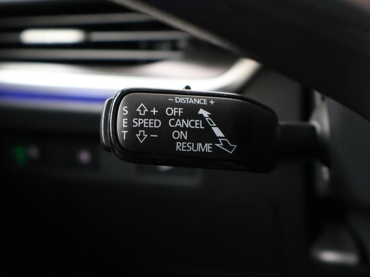 Skoda Elroq 60 Sportline 204 PK | Wegklapbare Trekhaak | 20" Lichtmetalen velgen | Side Assist | Camera |