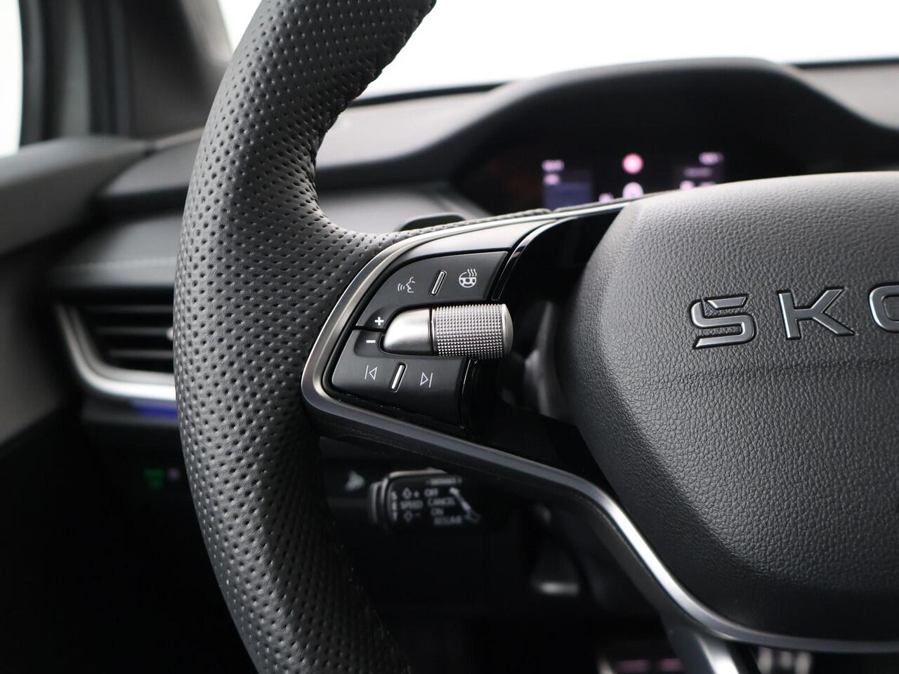 Skoda Elroq 60 Sportline 204 PK | Wegklapbare Trekhaak | 20" Lichtmetalen velgen | Side Assist | Camera |