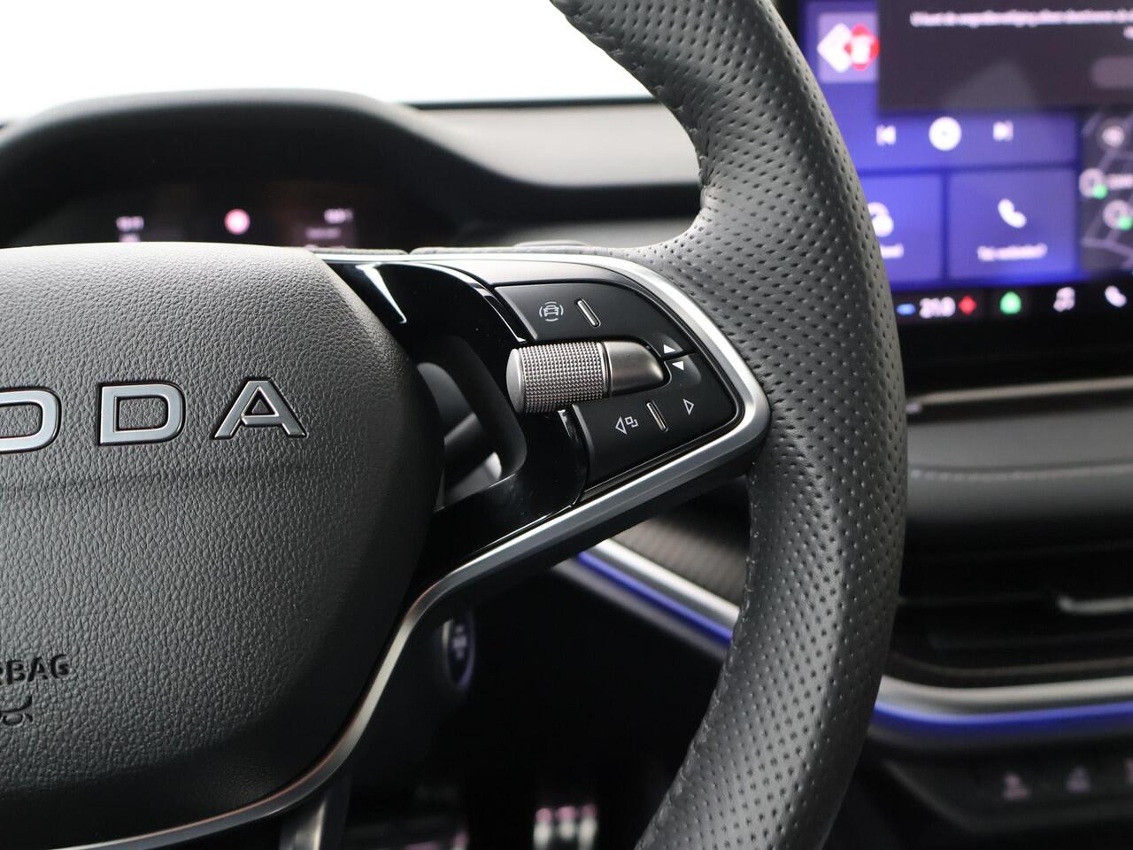 Skoda Elroq 60 Sportline 204 PK | Wegklapbare Trekhaak | 20" Lichtmetalen velgen | Side Assist | Camera |