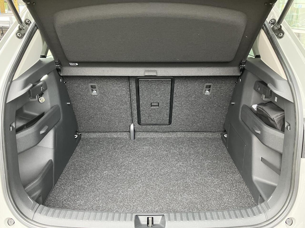 Skoda Elroq 60 Business Edition 204 PK 20" Lichtmetalen velgen | Navigatie | Camera |