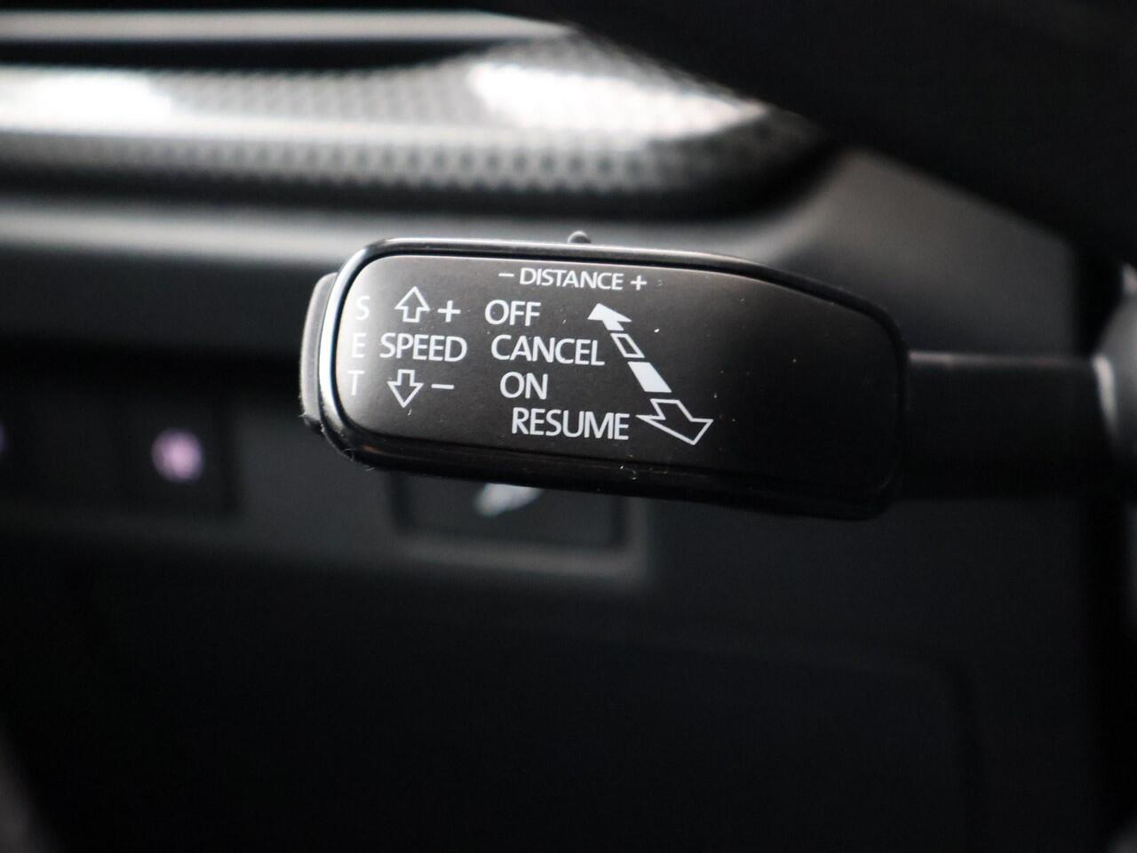 Skoda Elroq 55 Selection 170 PK | Achteruitrijcamera | Wireless Carplay & Android auto | 19" lichtmetalen velgen |