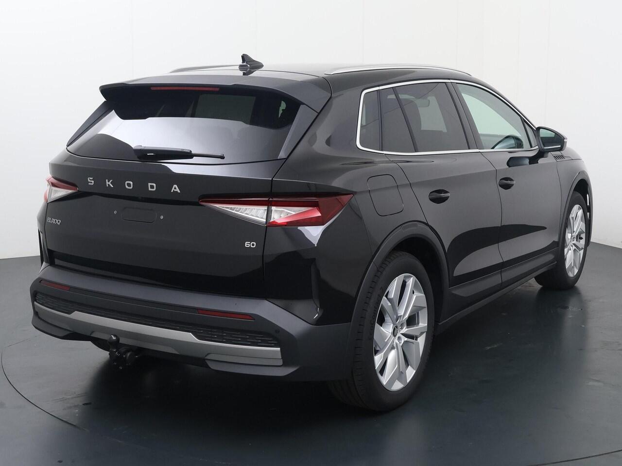 Skoda Elroq 60 Business Edition Tour 204 PK | Trekhaak | Business Upgrade Clever | 20" lichtmetalen velgen | Navigatie | ¤ 2.950 Tourvoordeel |