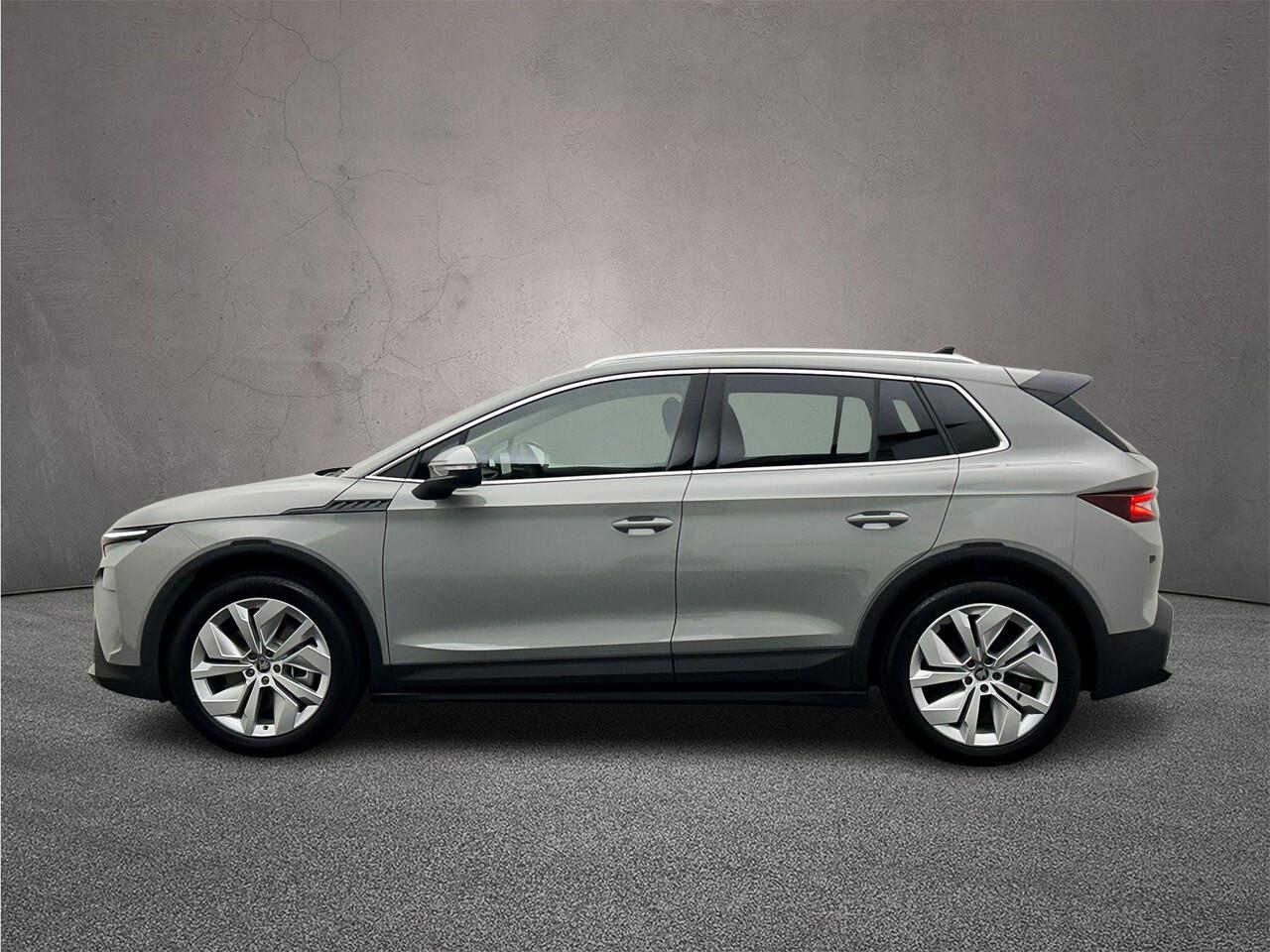 Skoda Elroq 85 Business Edition 286pk Automaat Adaptive cruise control, Achteruitrijcamera, Navigatie, Stoelverwarming, Stuurwiel verwarmd, Parkeersensoren, LED koplampen, App connect