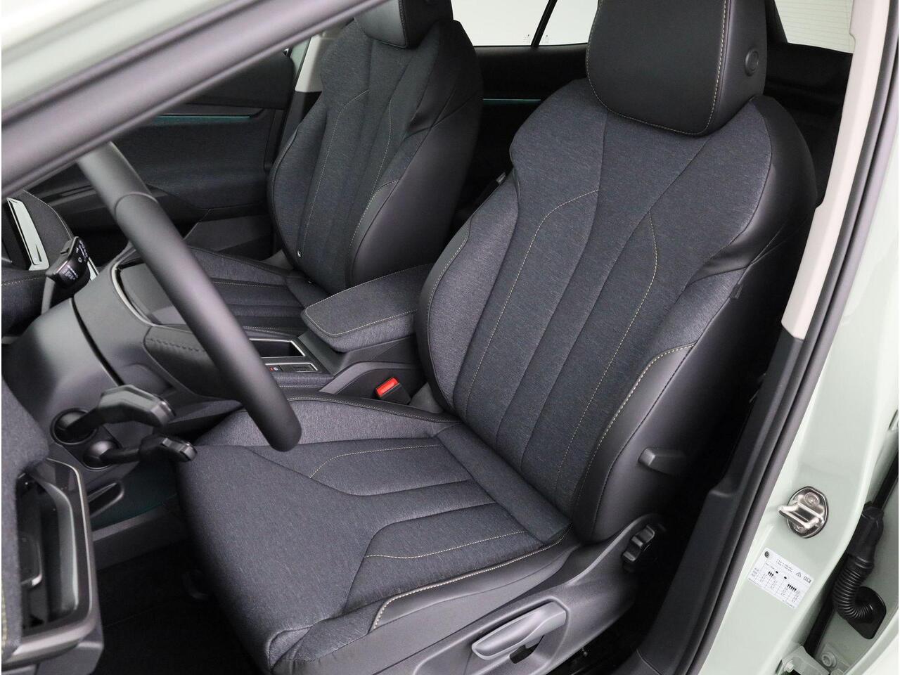 Skoda Elroq Business Edition 210 kW / 286 pk | Navi | Stoel/Stuurwielverwarming | Keyless Entry