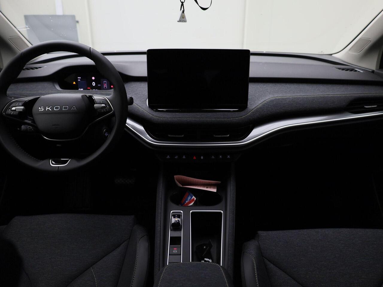 Skoda Elroq 60 Business Edition Tour | 20 inch Vega Velgen | Trekhaak, wegklapbaar | Private lease ¤479,- p/m | Black Pack |