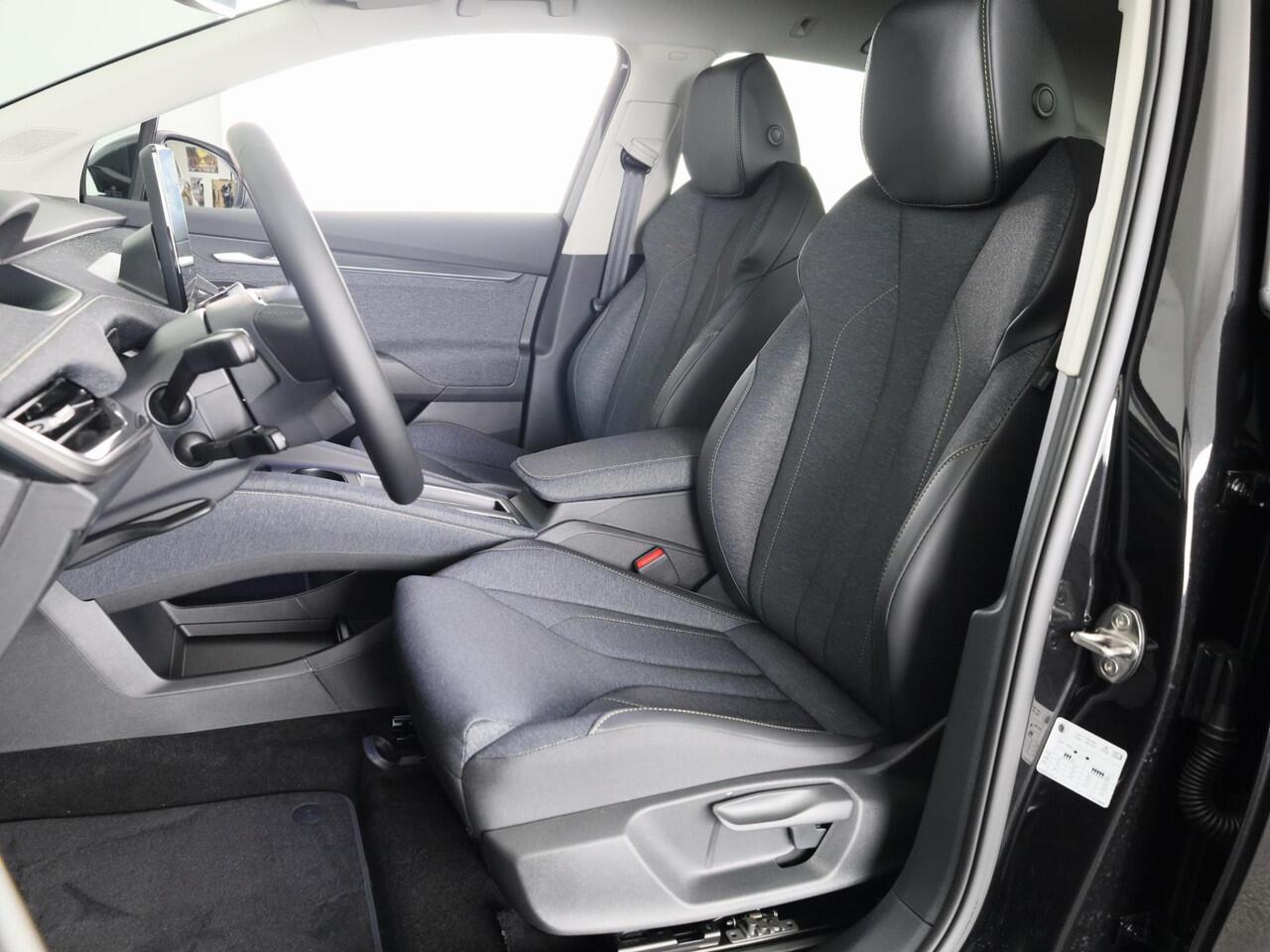 Skoda Elroq 60 Business Edition - Tour 204pk | Trekhaak | 20 inch | Stoelverwarming | Adaptive Cruise Control | Blind Spot