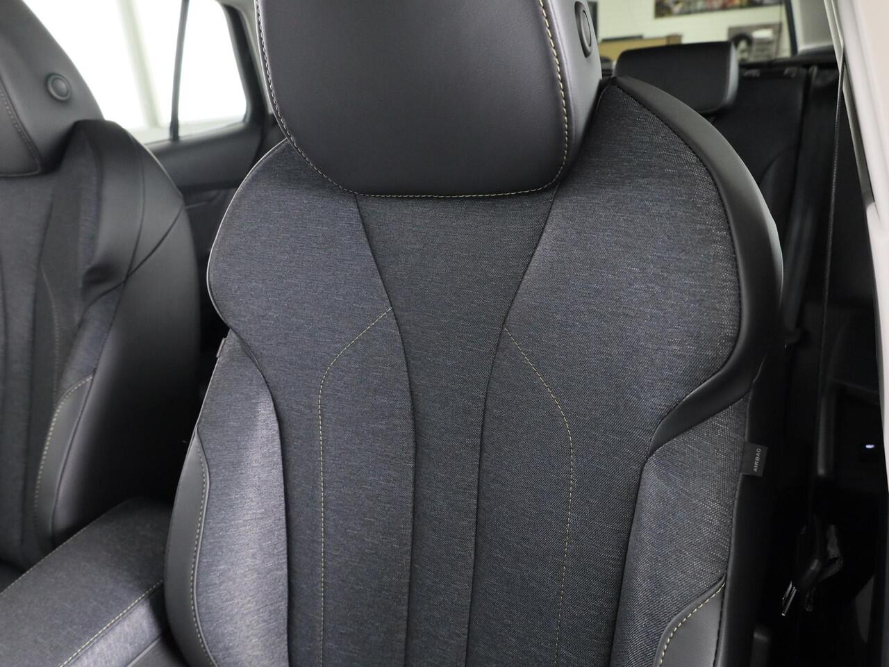 Skoda Elroq 60 Business Edition - Tour 204pk | Trekhaak | 20 inch | Stoelverwarming | Adaptive Cruise Control | Blind Spot