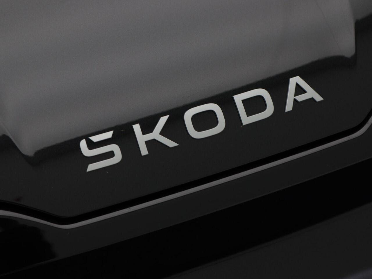 Skoda Elroq Business Edition Tour 60 | 204 PK | Trekhaak | Adaptive cruise control | Navigatie | Side Assist