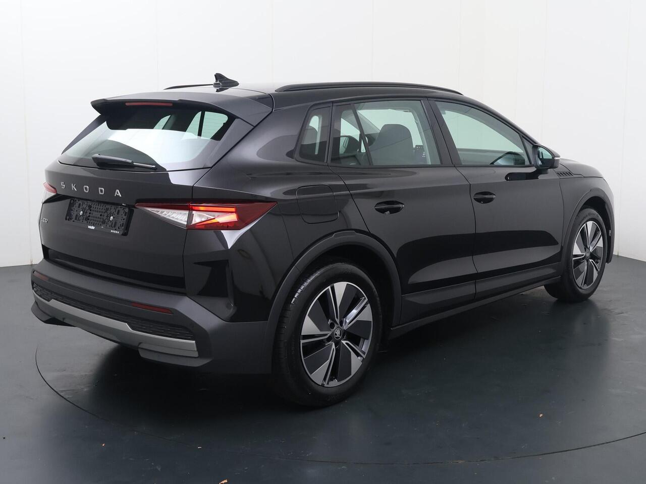 Skoda Elroq 55 Selection 170 PK | Achteruitrijcamera | Wireless Carplay & Android auto | 19" lichtmetalen velgen |