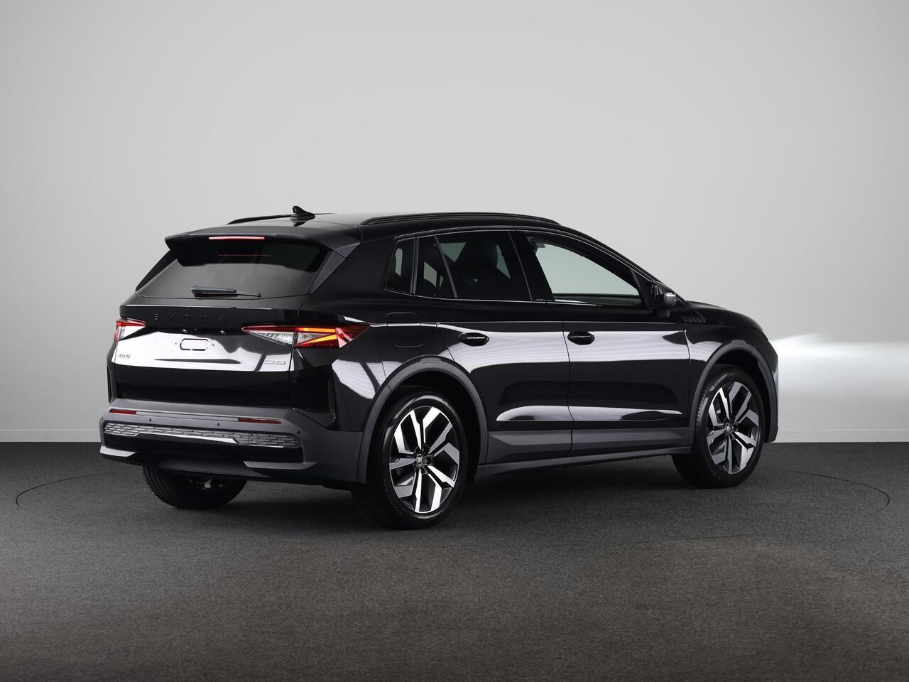 Skoda Elroq 60 Sportline 204pk | Upgrade Clever | Adaptive Cruise Control | 20 inch | Blind Spot | Stoelverwarming