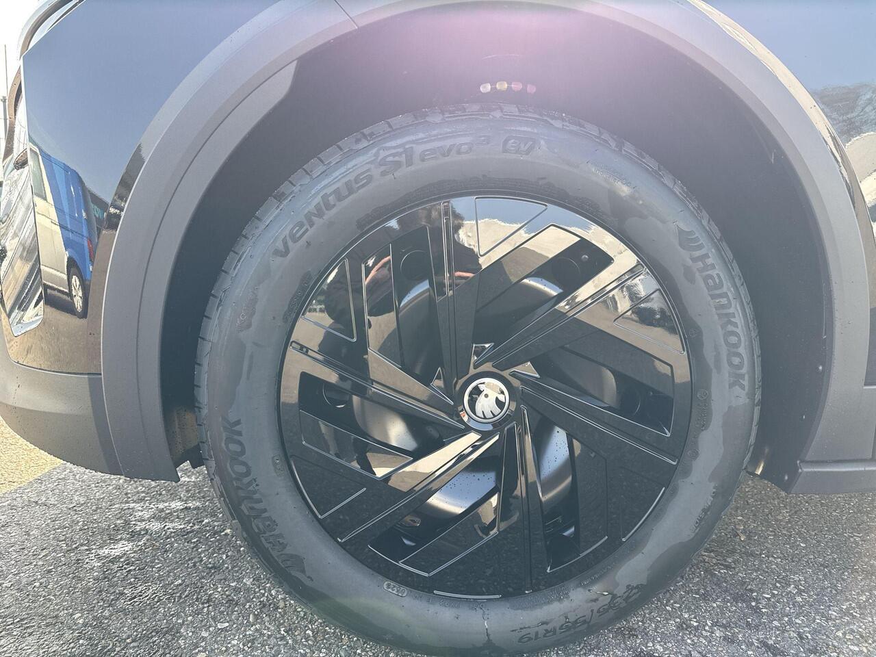 Skoda Elroq Limited 50 Elektromotor 125 kW / 170 PK SUV Elektr isch | Metallic Lak | 3000,- inruilbonus!!