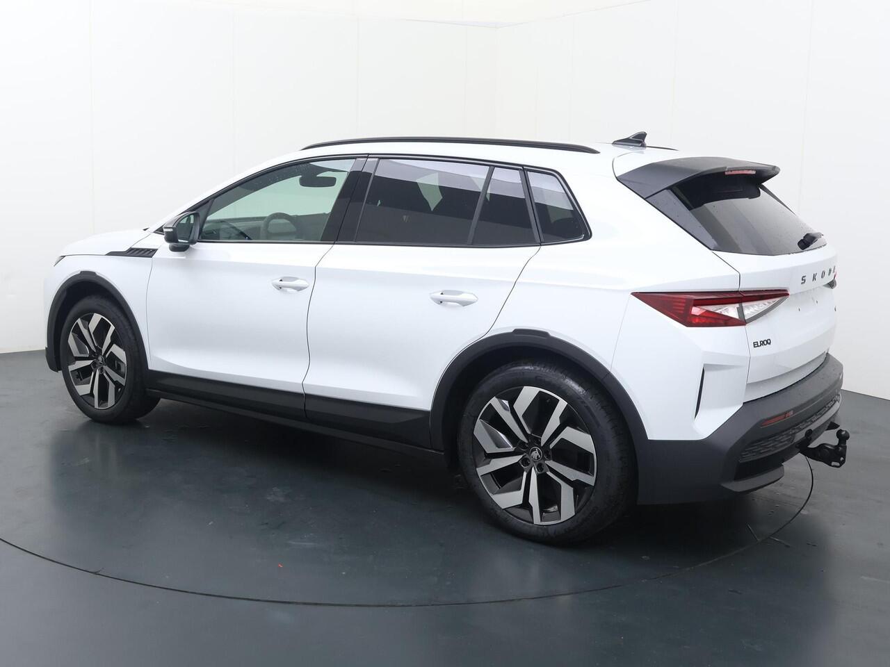 Skoda Elroq 85 Sportline 286 PK | Trekhaak | Led Matrix | Elektrische achterklep | Verlichte Grille |
