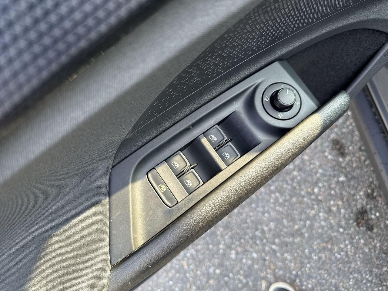 Skoda Elroq Business Edition Elektromotor 210 kW / 286 PK SUV Graphite Grey | Trekhaak | 3000,- inruilpremie