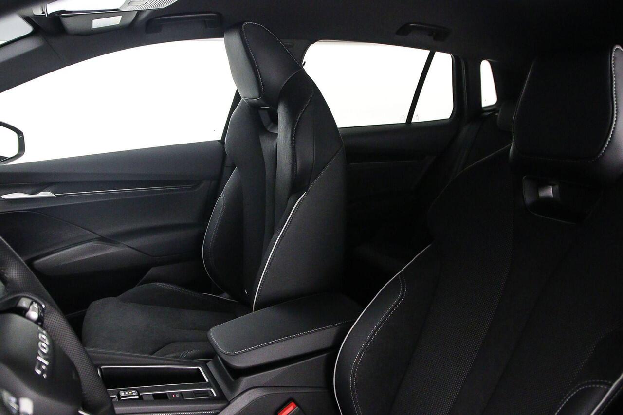 Skoda Elroq 85 Sportline 286pk Automaat Trekhaak, Adaptive cruise control, Elektrische achterklep, Achteruitrijcamera, LED matrix koplampen, Stuurwiel verwarmd