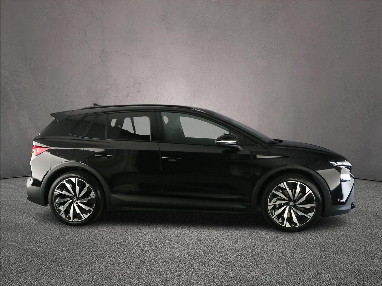 Skoda Elroq 85 Sportline 286pk Automaat Trekhaak, Adaptive cruise control, Elektrische achterklep, Achteruitrijcamera, LED matrix koplampen, Stuurwiel verwarmd