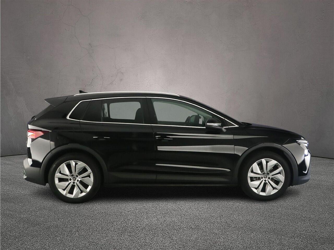 Skoda Elroq 60 Business Edition 204pk Automaat Trekhaak, Adaptive cruise control, Achteruitrijcamera, Stuurwiel verwarmd, Navigatie, LED koplampen, Parkeersensoren, App connect