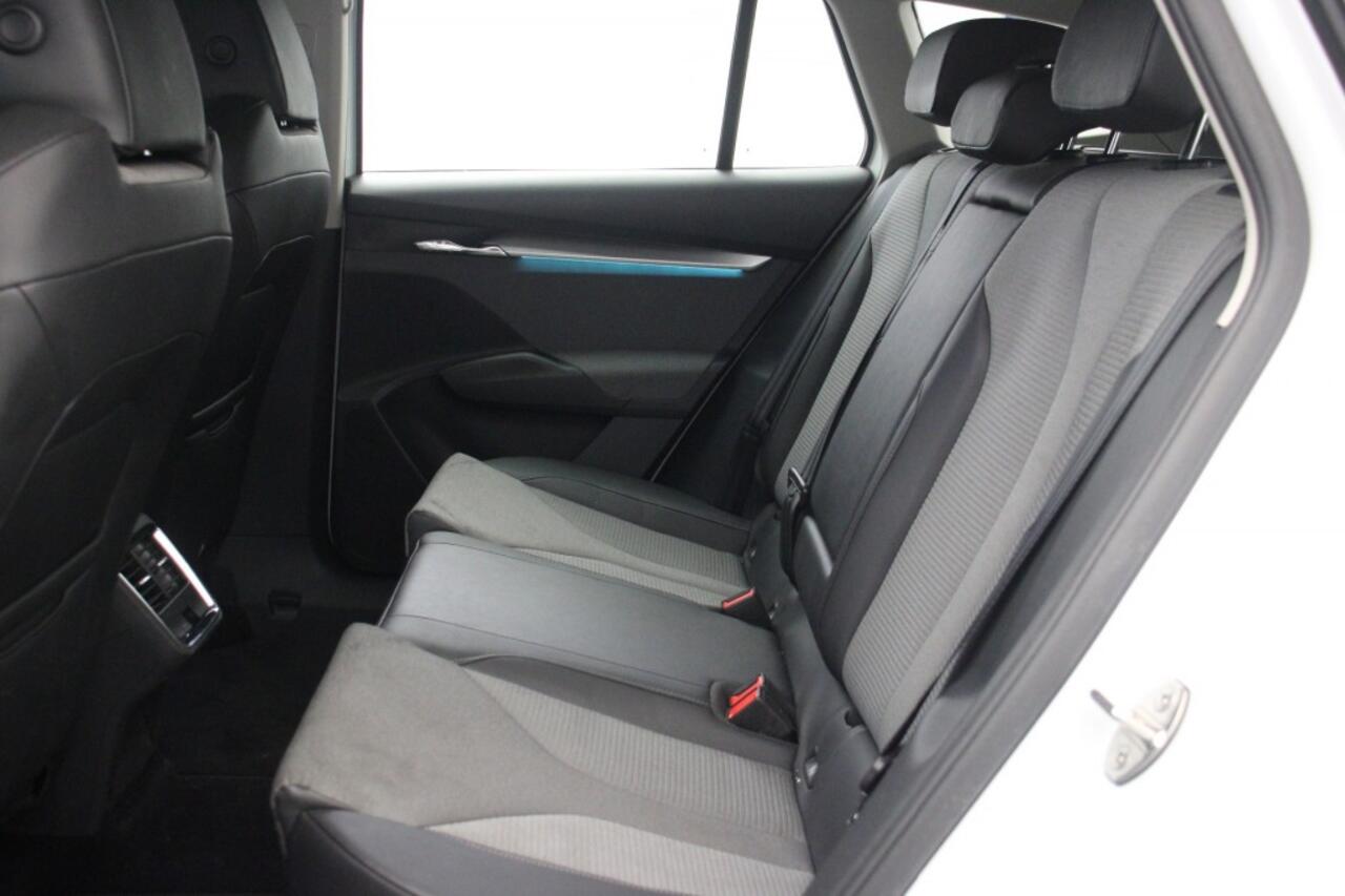 Skoda Enyaq IV 60 - Carplay, Half Leer, Camera, Navi, Stoelverwaming, Cruise