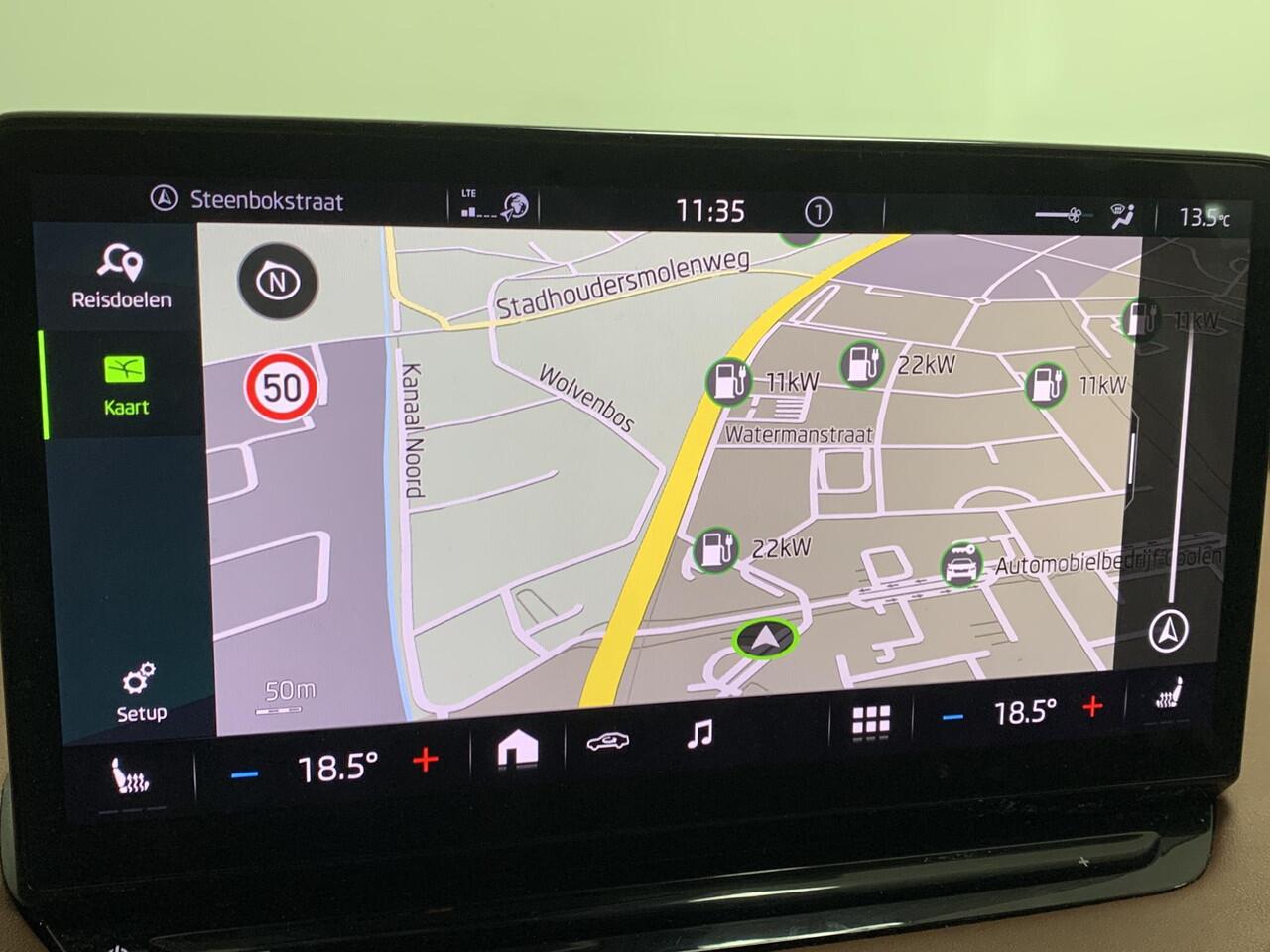 Skoda Enyaq iV 80 PANORAMADAK | UITKLAPBARE TREKHAAK | SOH 91,9 % | RONDOM ZICHT CAMERA | LEDEREN BEKLEDING