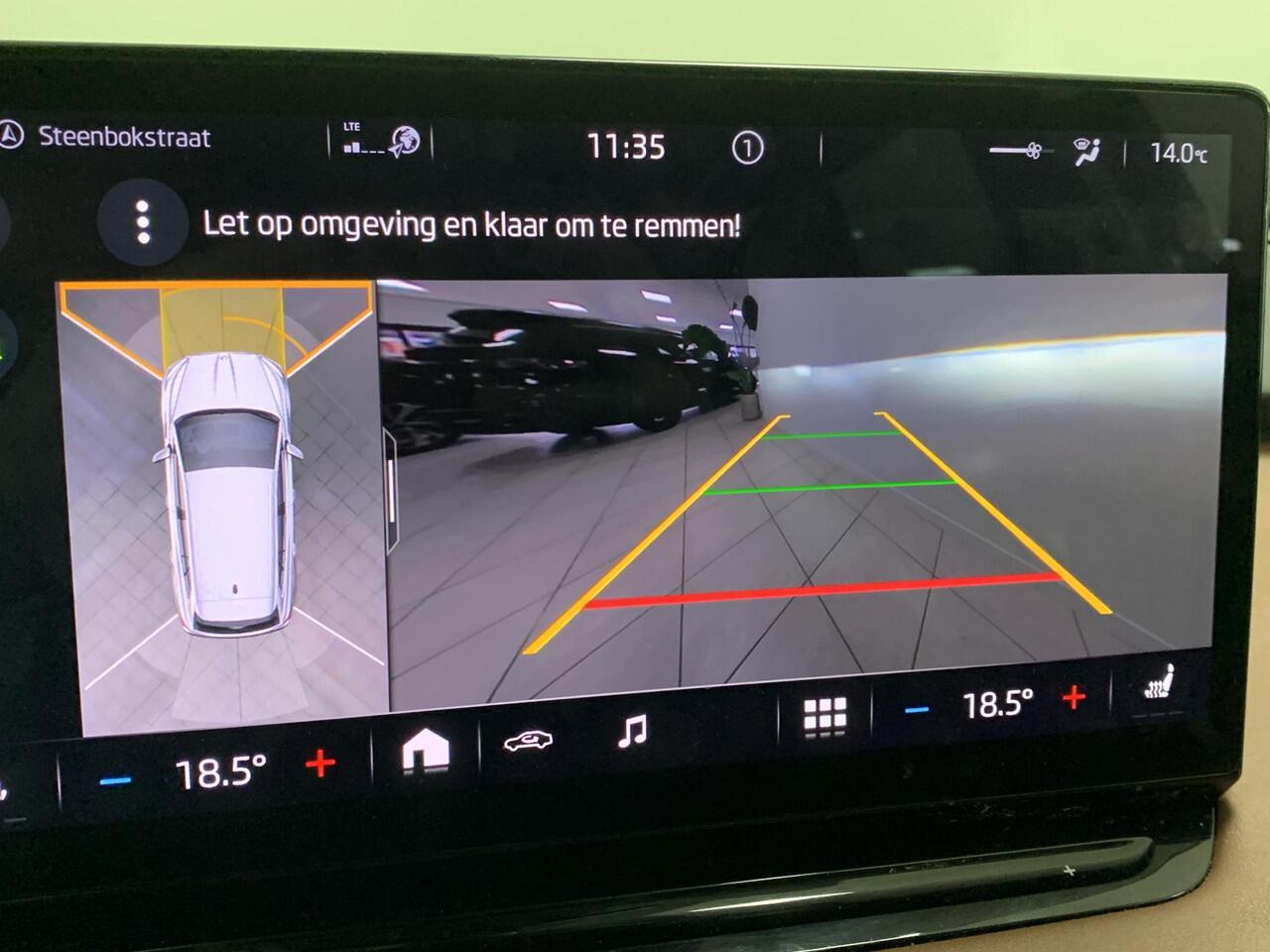 Skoda Enyaq iV 80 PANORAMADAK | UITKLAPBARE TREKHAAK | SOH 91,9 % | RONDOM ZICHT CAMERA | LEDEREN BEKLEDING