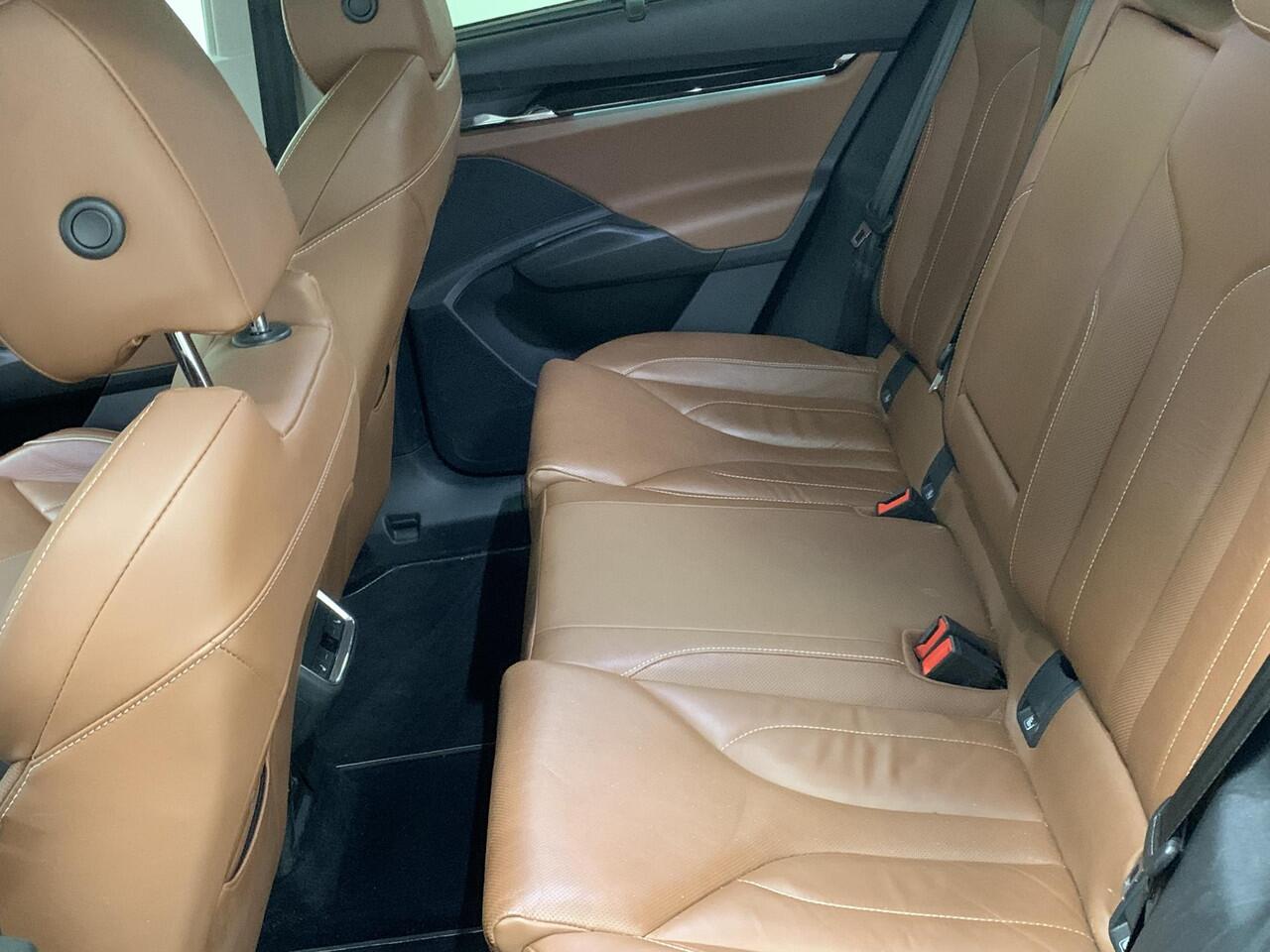 Skoda Enyaq iV 80 PANORAMADAK | UITKLAPBARE TREKHAAK | SOH 91,9 % | RONDOM ZICHT CAMERA | LEDEREN BEKLEDING