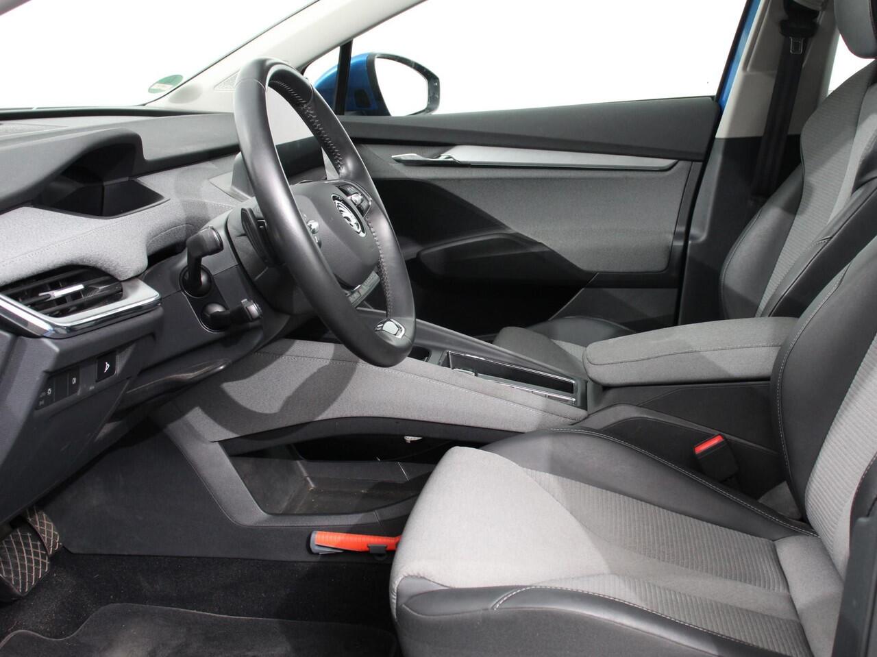 Skoda Enyaq iV 60 Airco Navi Carplay Adaptive Cruise Control Park Pack + Camera Full LED Stoel/Stuurverwarming