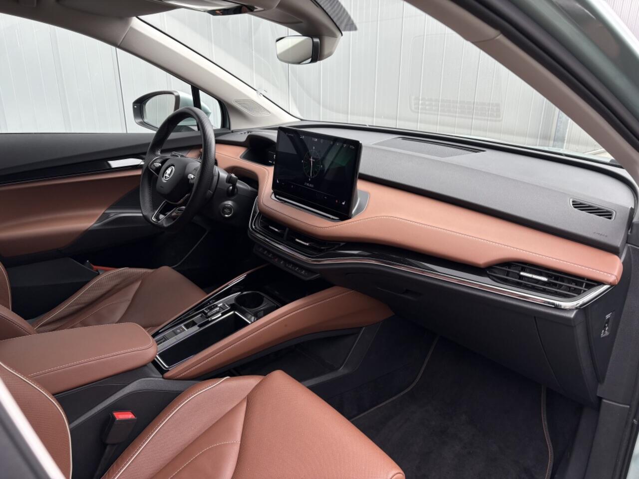 Skoda Enyaq iV 60 SPORT / SOH93% / 21" / LEDER