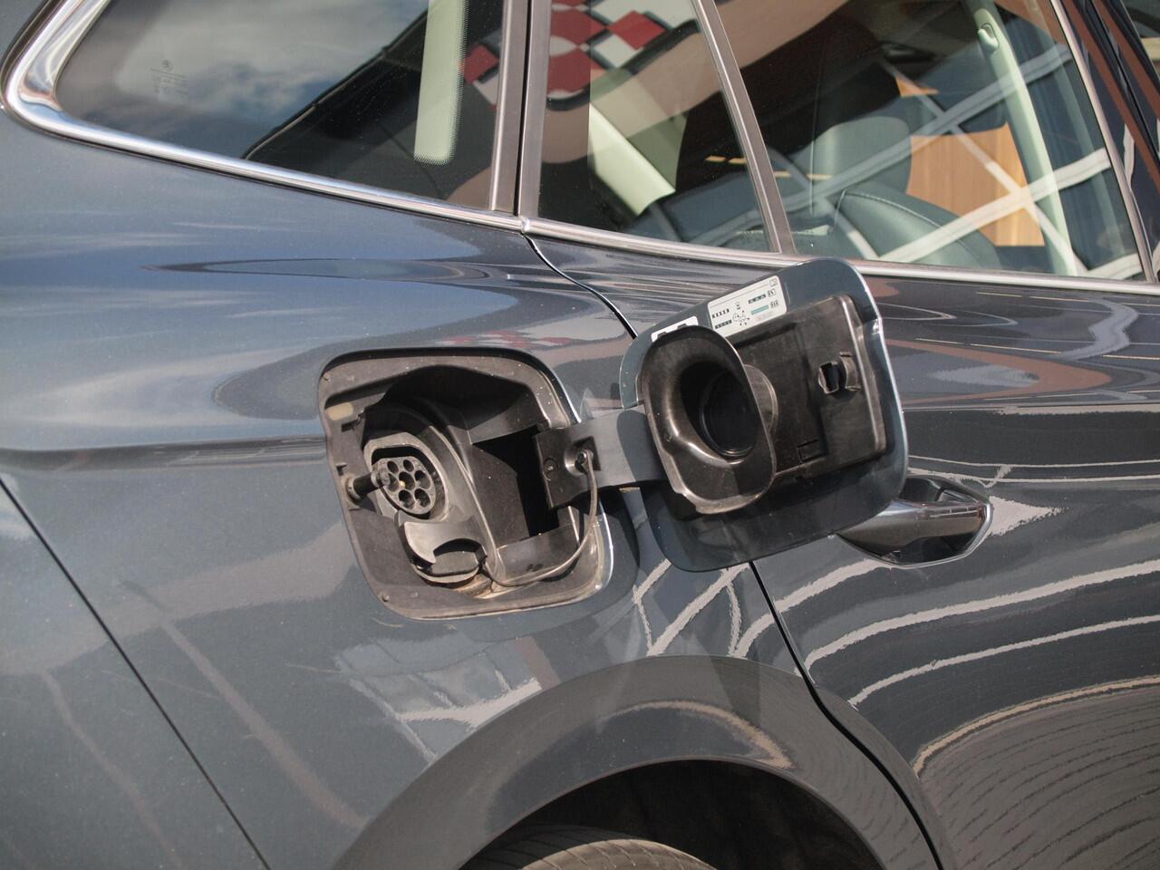 Skoda Enyaq iV 80 | Camera | Trekhaak | Apple Carplay | Zware accu pakket |