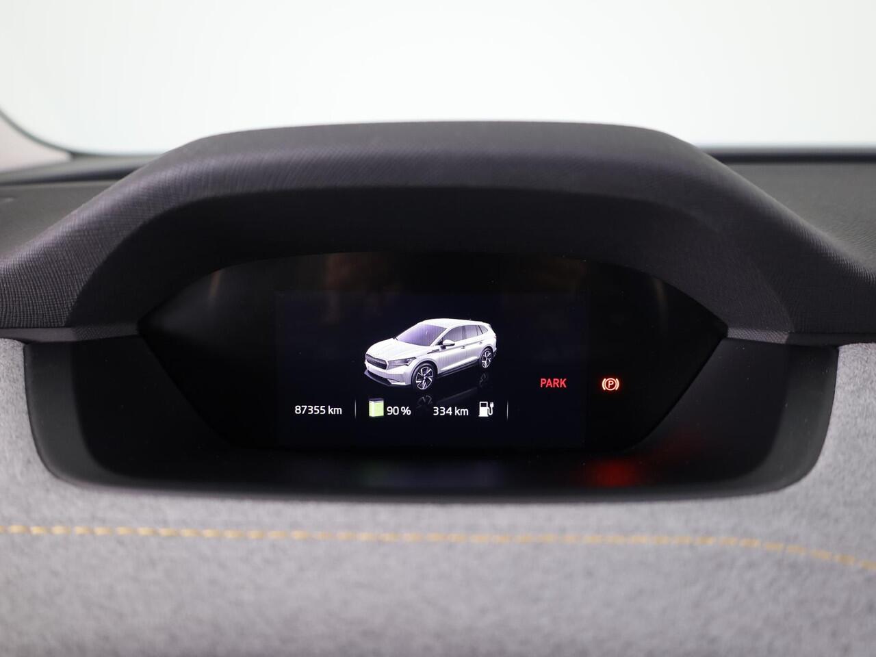 Skoda Enyaq iV 60 180 pk | Navigatie | Parkeersensoren | Achteruitrijcamera | LED koplampen | Lederen/stof bekleding |