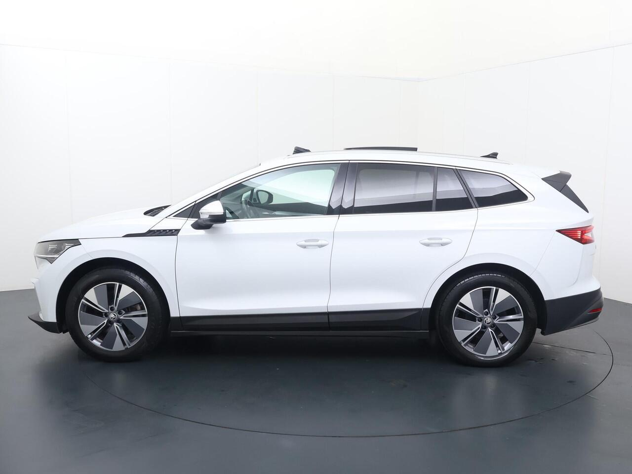 Skoda Enyaq iV 80 | 204 PK | Panoramadak | Trekhaak wegklapbaar | 360 graden areaview | Matrix LED koplampen |