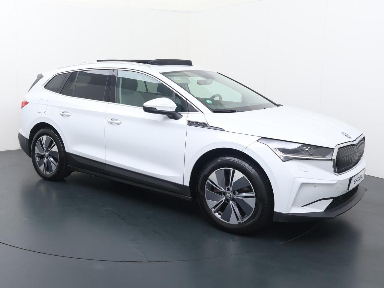 Skoda Enyaq iV 80 | 204 PK | Panoramadak | Trekhaak wegklapbaar | 360 graden areaview | Matrix LED koplampen |