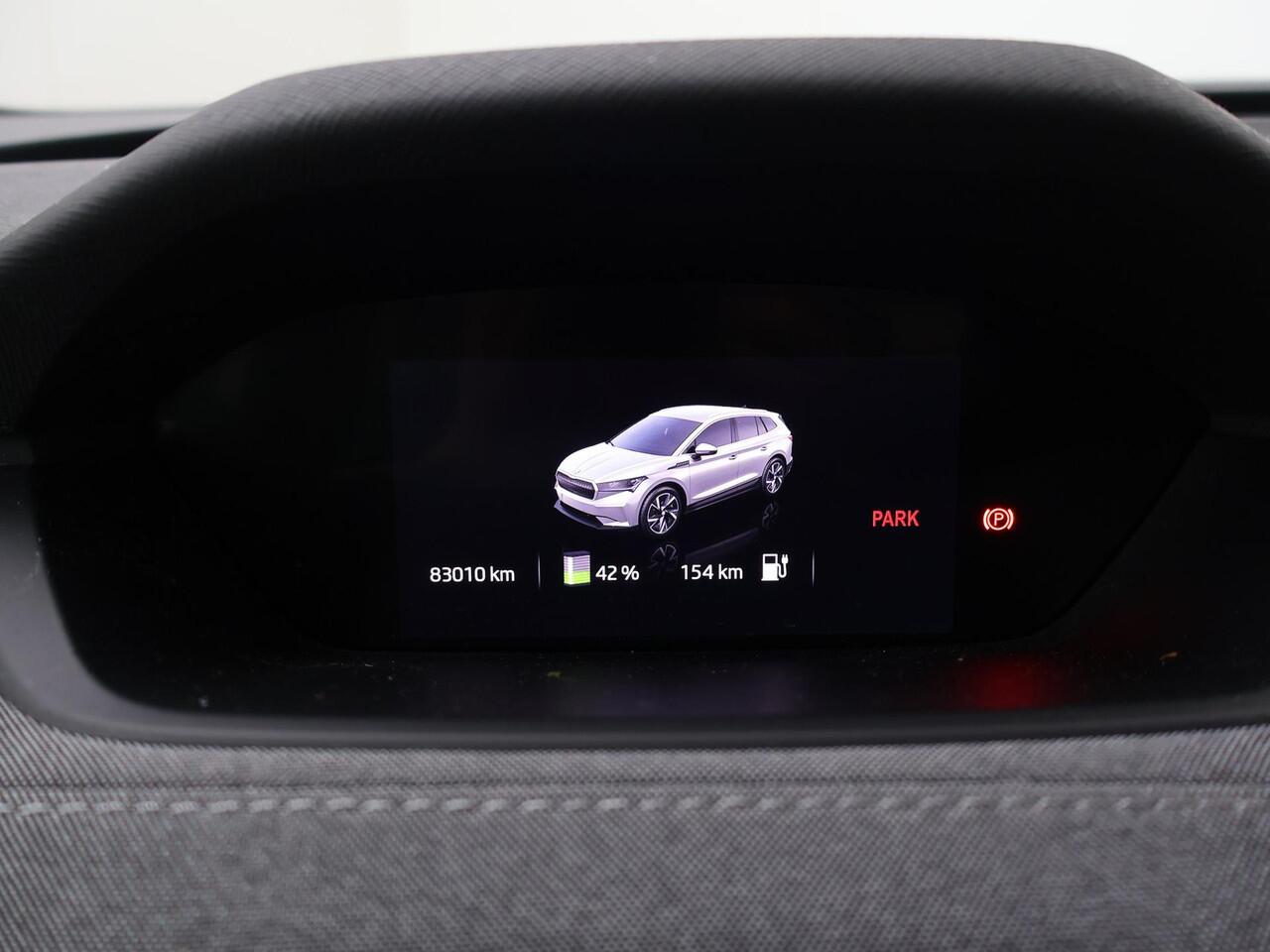 Skoda Enyaq iV 80 | 204 PK | Panoramadak | Trekhaak wegklapbaar | 360 graden areaview | Matrix LED koplampen |