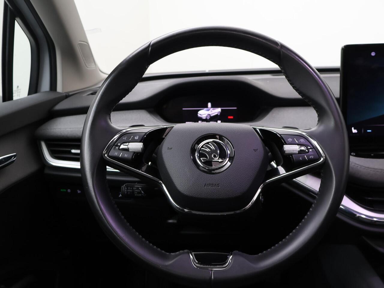 Skoda Enyaq iV 80 | 204 PK | Panoramadak | Trekhaak wegklapbaar | 360 graden areaview | Matrix LED koplampen |