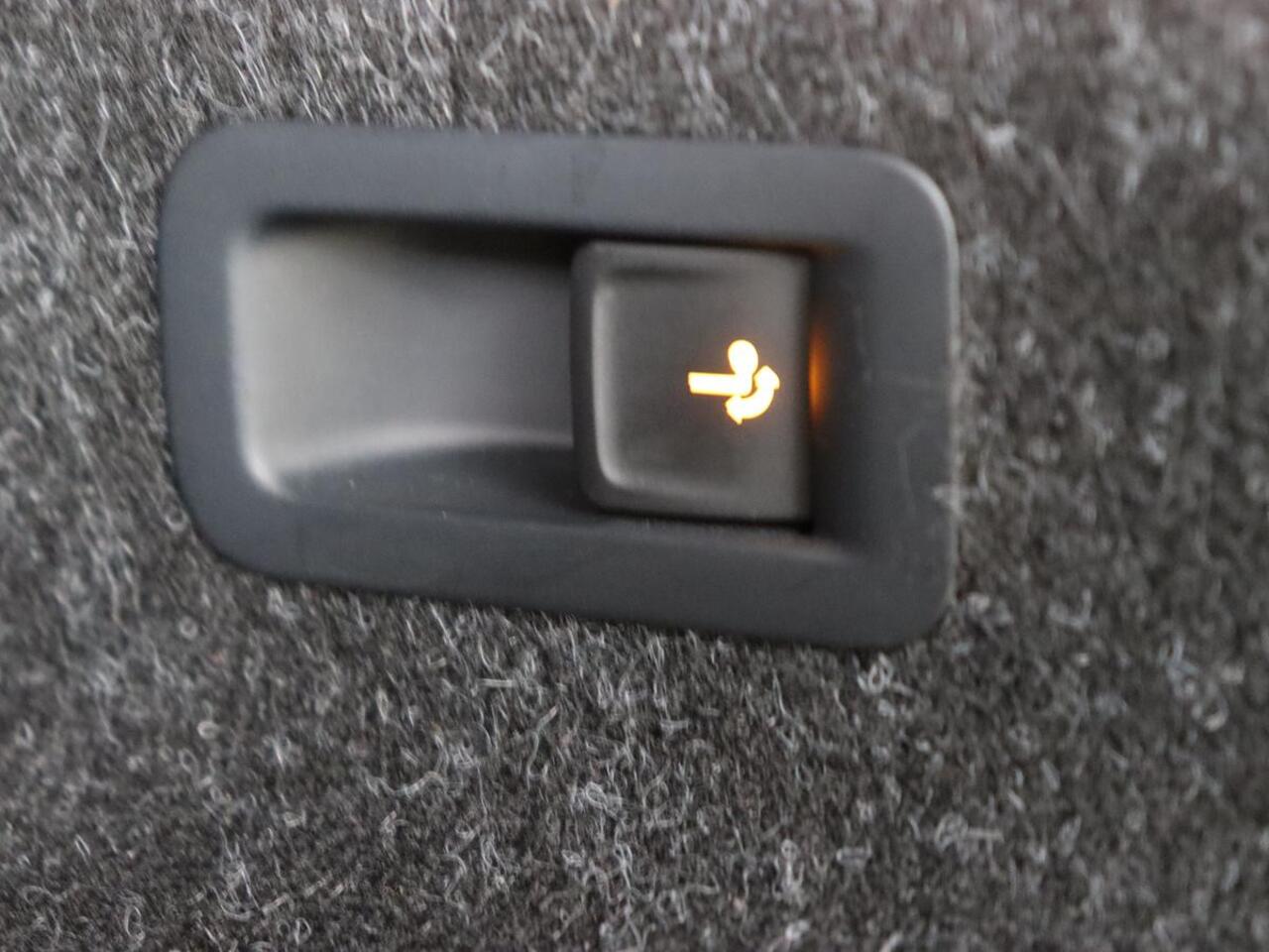 Skoda Enyaq iV 60 | Trekhaak | Adaptive cruise | Camera | Keyless | Stuurverwarming | Half leder | 19'' | Carplay | Navigatie | Digital Cockpit | Full LED | File Assistent | Parkeerhulp