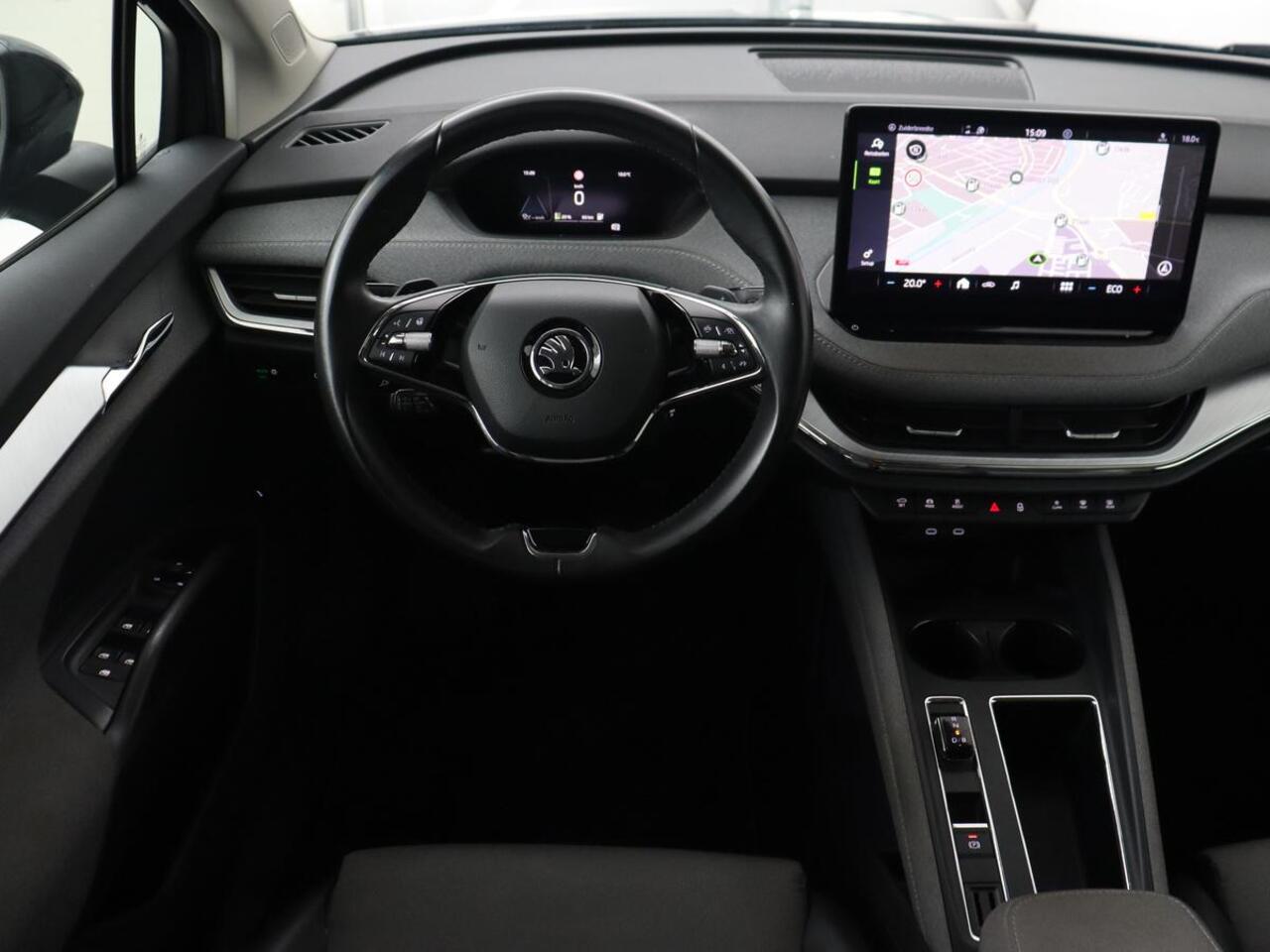 Skoda Enyaq iV 60 | Trekhaak | Adaptive cruise | Camera | Keyless | Stuurverwarming | Half leder | 19'' | Carplay | Navigatie | Digital Cockpit | Full LED | File Assistent | Parkeerhulp