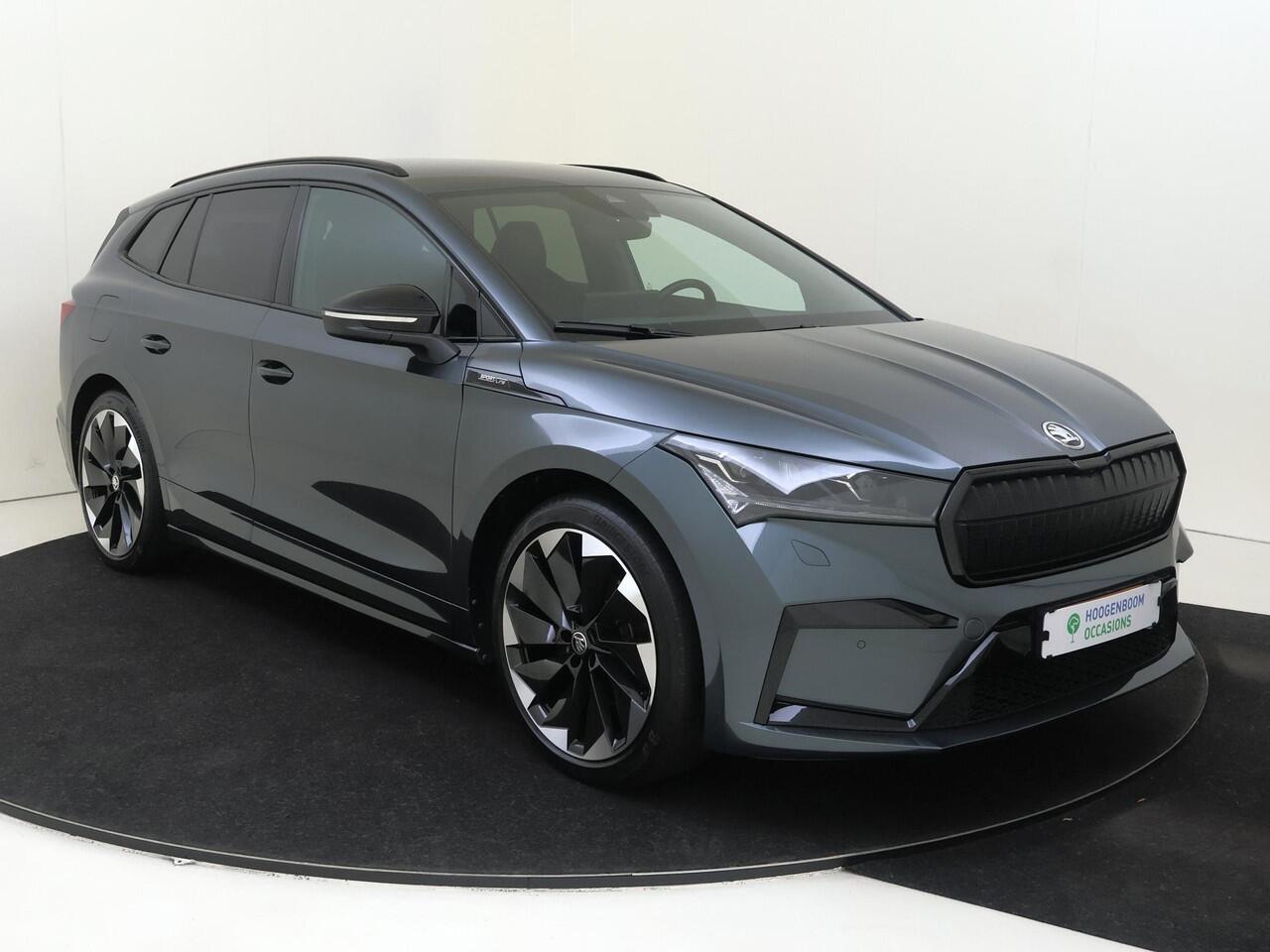 Skoda Enyaq iV 60 Sportline | Dodehoek detectie | Keyless | Achteruitrijcamera | LED matrix verlichting | Stuurwiel verwarmd | Adaptieve cruise control | 21 inch Licht metalen velgen | Navigatie |