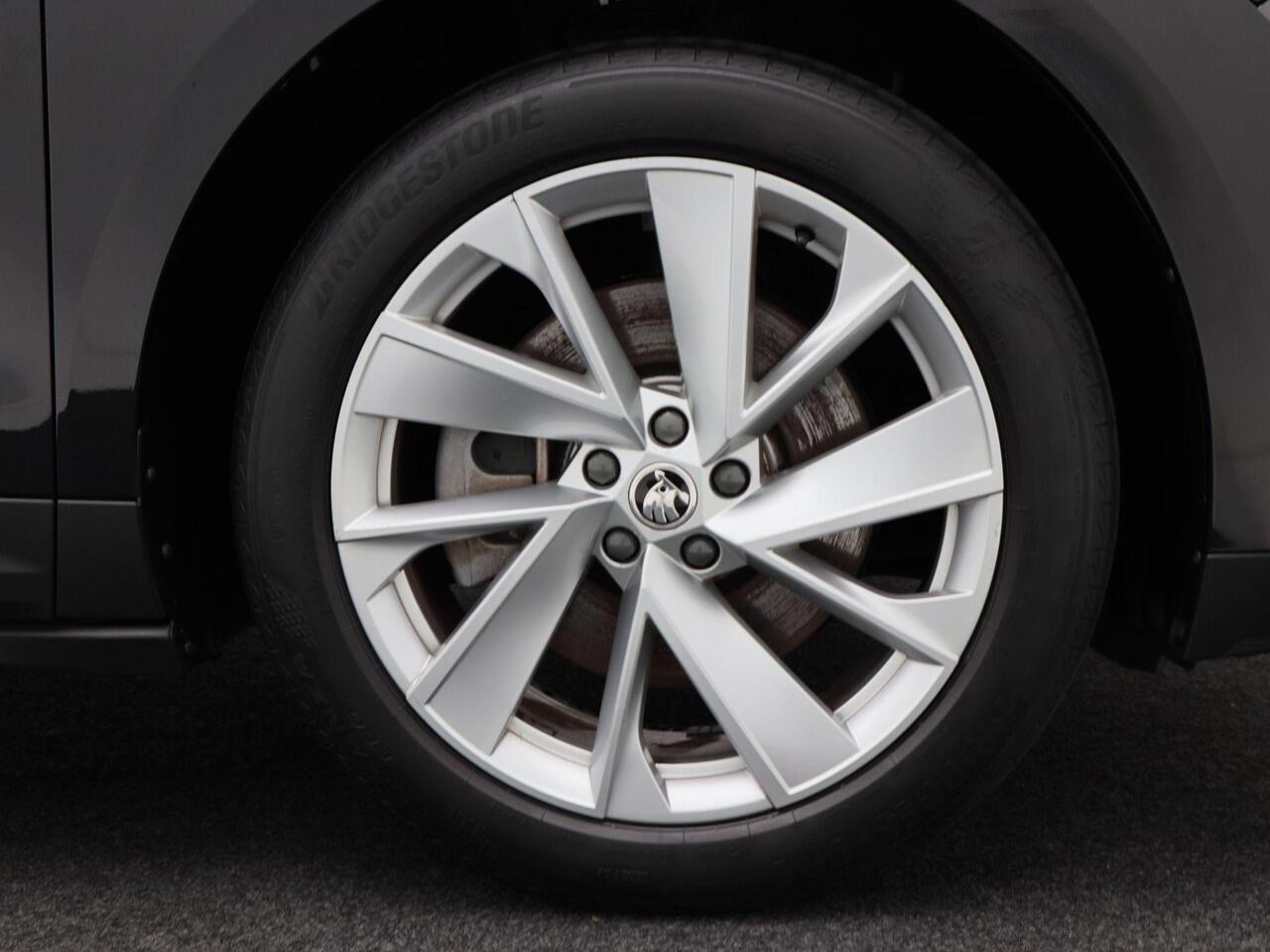 Skoda Enyaq iV 80 204 Pk Automaat | Adaptive Cruise | Stoelverwarming | Stuurverwarming | Navigatie | Trekhaak | 20 Inch | 70.388 Km!!