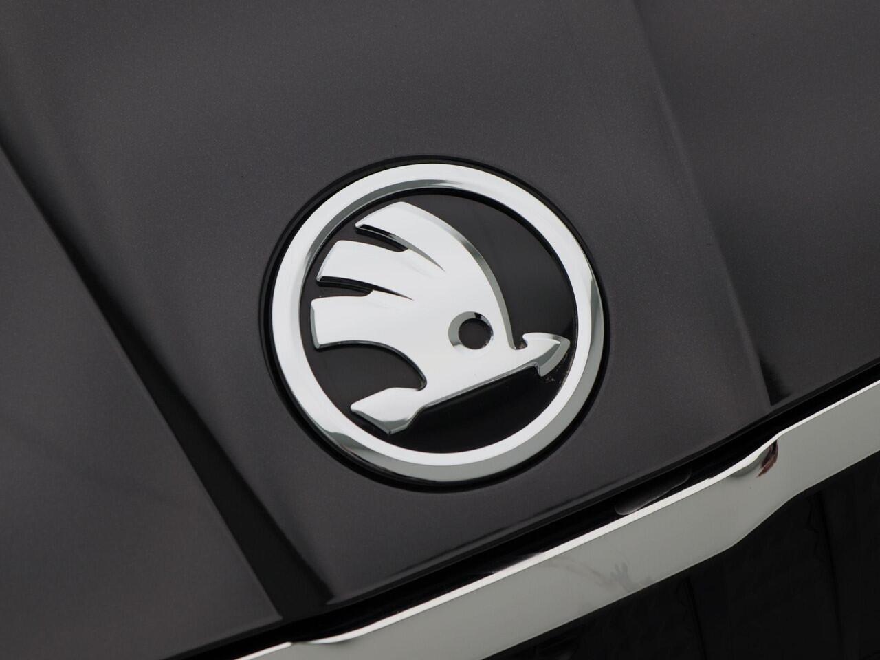 Skoda Enyaq iV 80 204 Pk Automaat | Adaptive Cruise | Stoelverwarming | Stuurverwarming | Navigatie | Trekhaak | 20 Inch | 70.388 Km!!