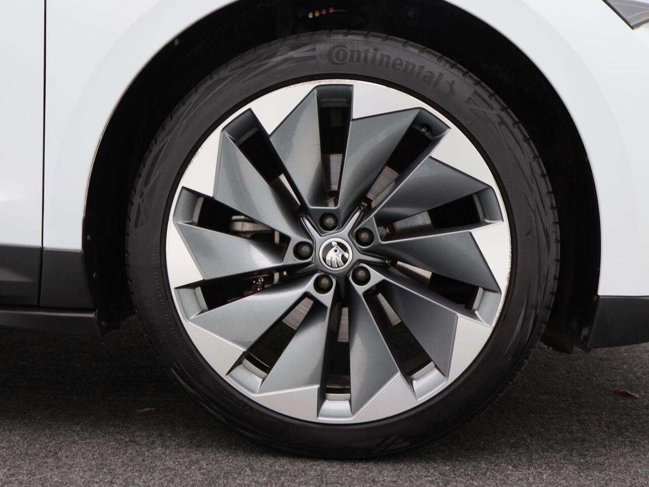 Skoda Enyaq iV 60 | Panoramadak | Adaptive Cruise | Stoelverwarming | Carplay | Camera | Navigatie | 21 inch | 90.970 Km!!