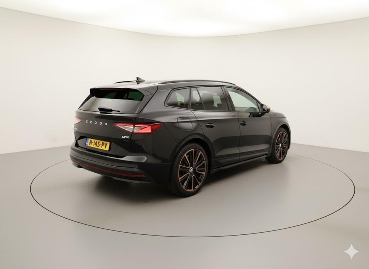 Skoda Enyaq iV 80 iV 80 Founders Edition Black | SOH 94% | Schuifdak | Warmtepo