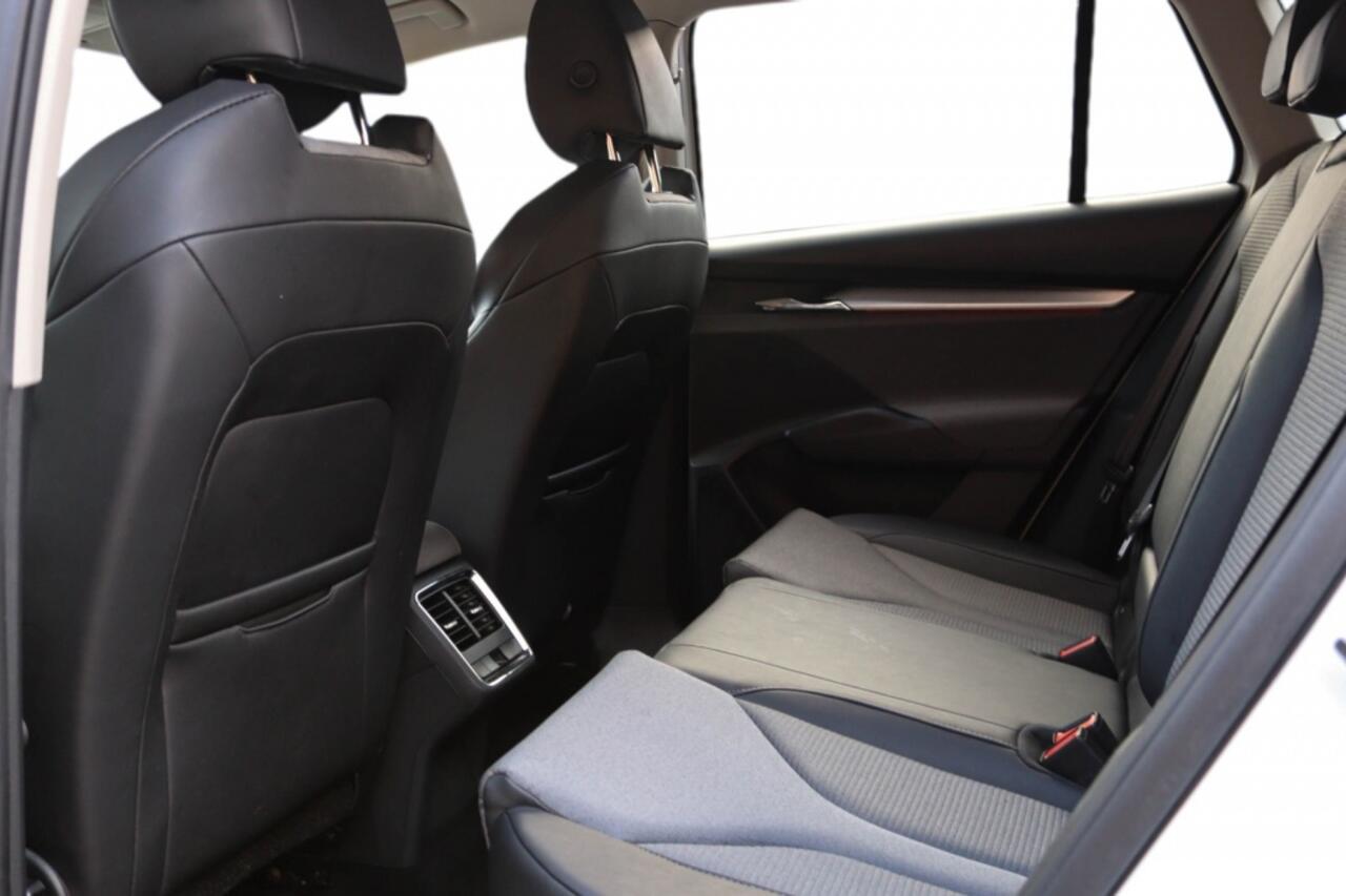 Skoda Enyaq iV 80 Loft 82kWh l 90% SOH l 21 INCH l Stoelverwarming