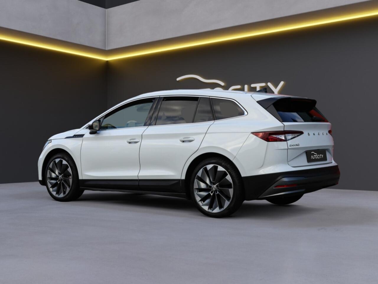 Skoda Enyaq iV 80 Loft 82kWh l 90% SOH l 21 INCH l Stoelverwarming