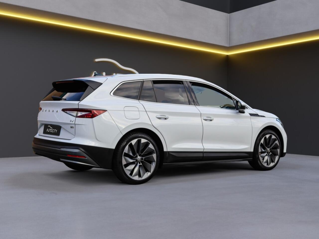 Skoda Enyaq iV 80 Loft 82kWh l 90% SOH l 21 INCH l Stoelverwarming