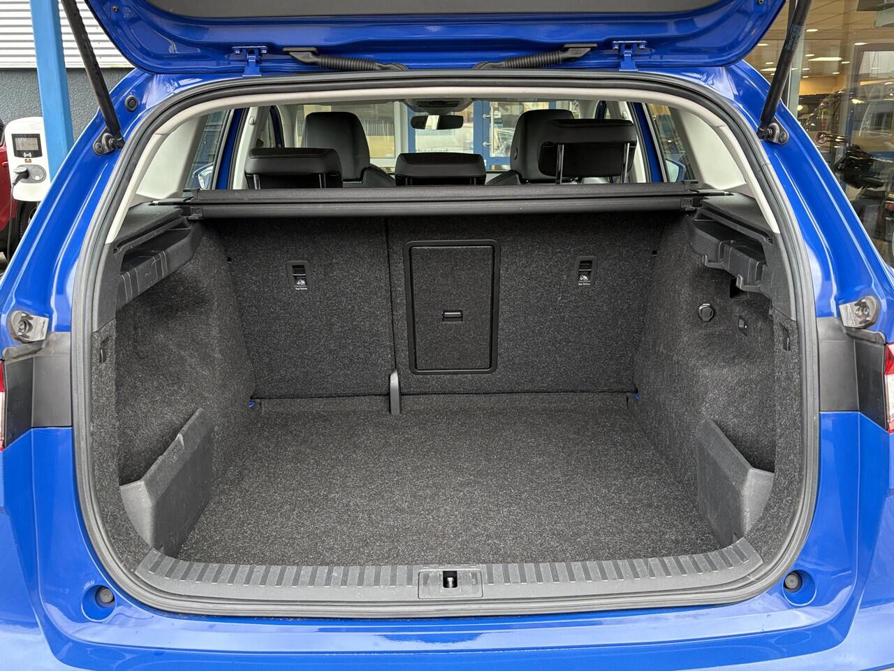 Skoda Enyaq iV 60 | Wegklapbare trekhaak | Stoelverwarming | Warmtepomp