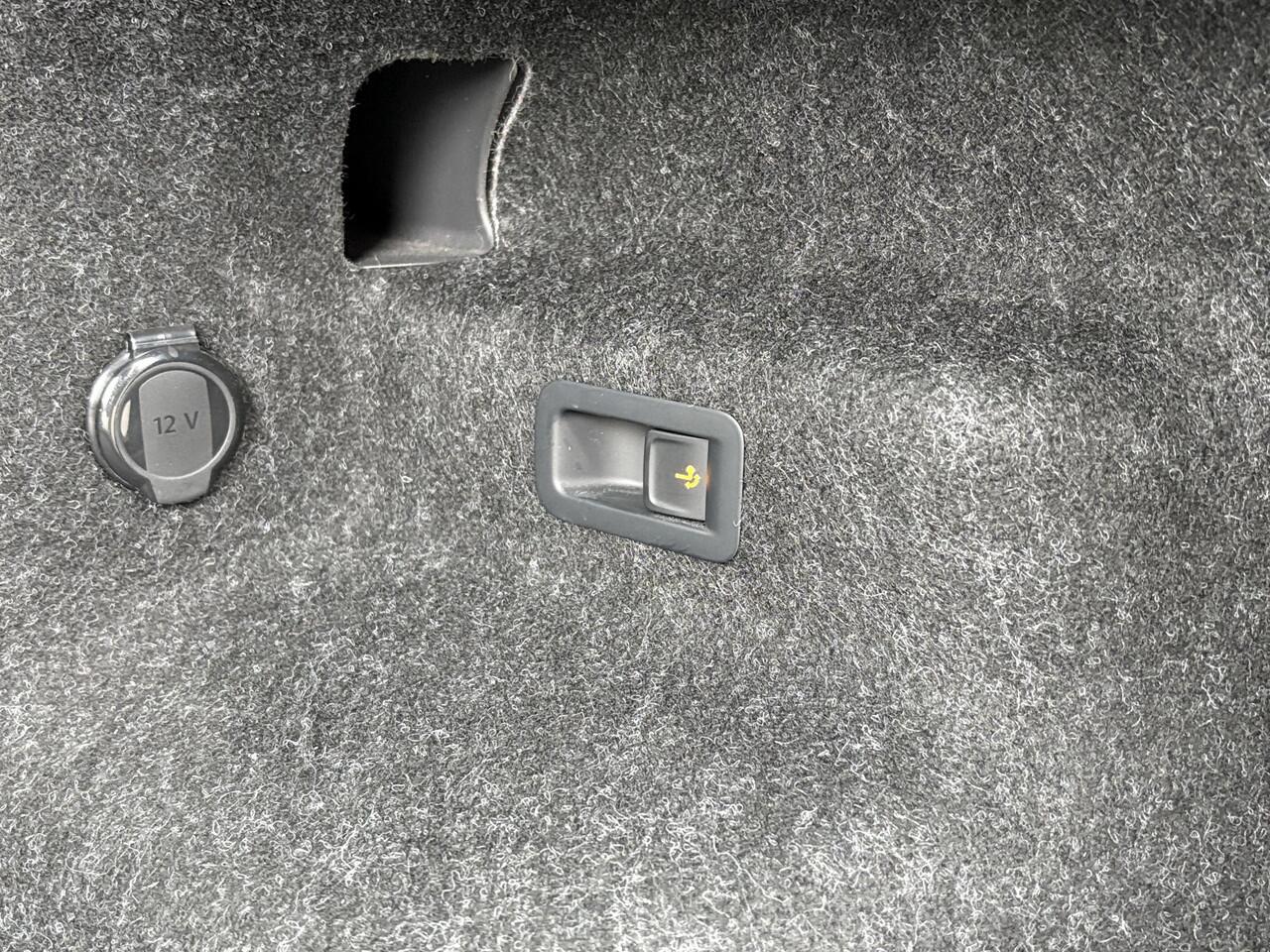 Skoda Enyaq iV 60 | Wegklapbare trekhaak | Stoelverwarming | Warmtepomp