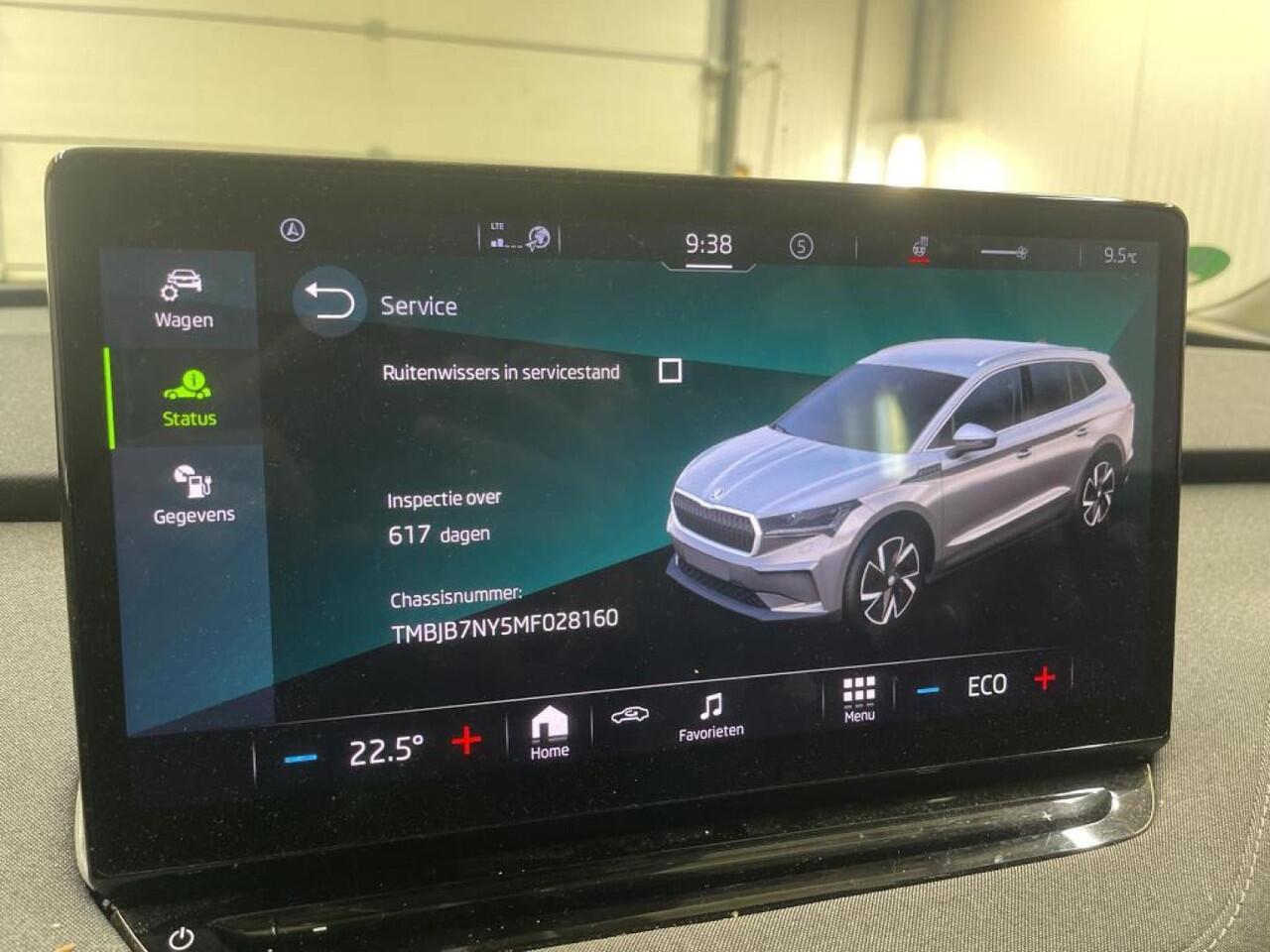 Skoda Enyaq iV 60 Airco ECC Navi Wireless Carplay Sportpack Adaptive Cruise Control Trekhaak PDC Full LED 19" Velgen Ambient light