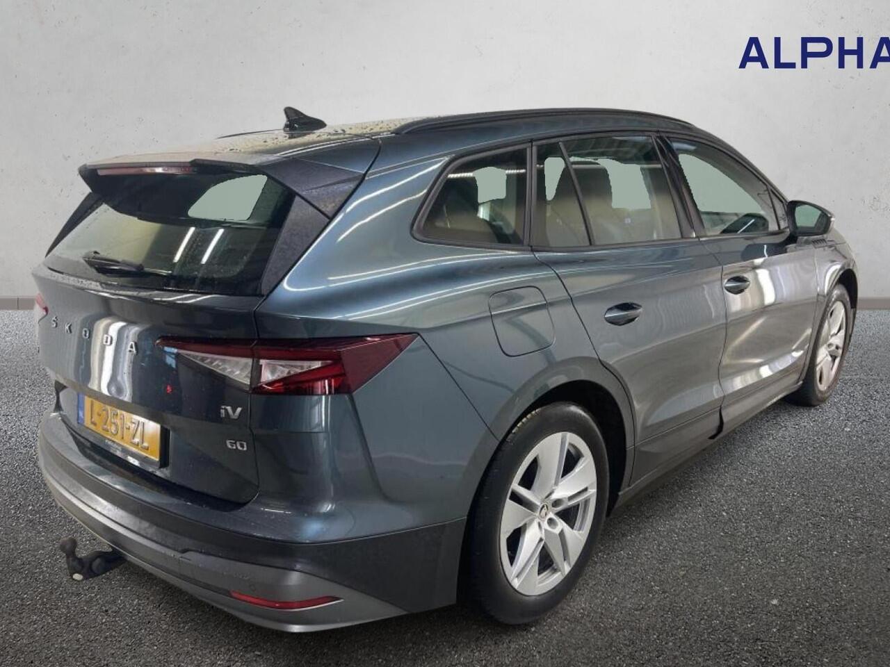 Skoda Enyaq iV 60 Airco ECC Navi Wireless Carplay Sportpack Adaptive Cruise Control Trekhaak PDC Full LED 19" Velgen Ambient light