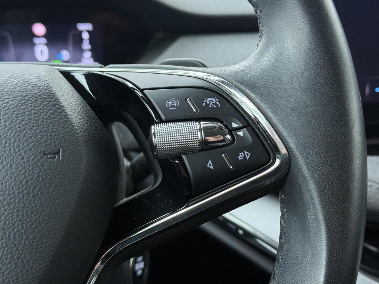 Skoda Enyaq iV 60 | 180 PK | SoH 91% | Achteruitrijcamera | Matrix LED koplampen | Voorstoelen verwarmd | 20" LM velgen |